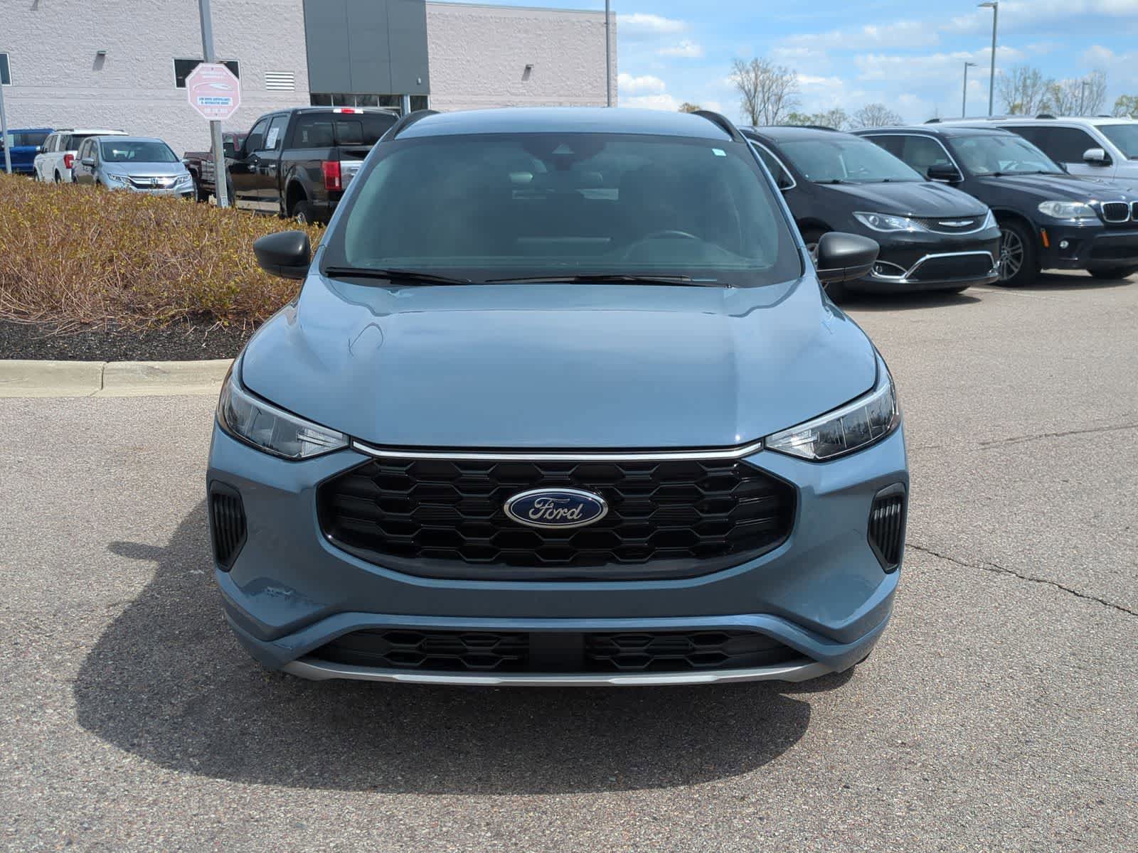 Certified 2024 Ford Escape ST-Line w/ Tech Pack #1 AWD/4WD image 3