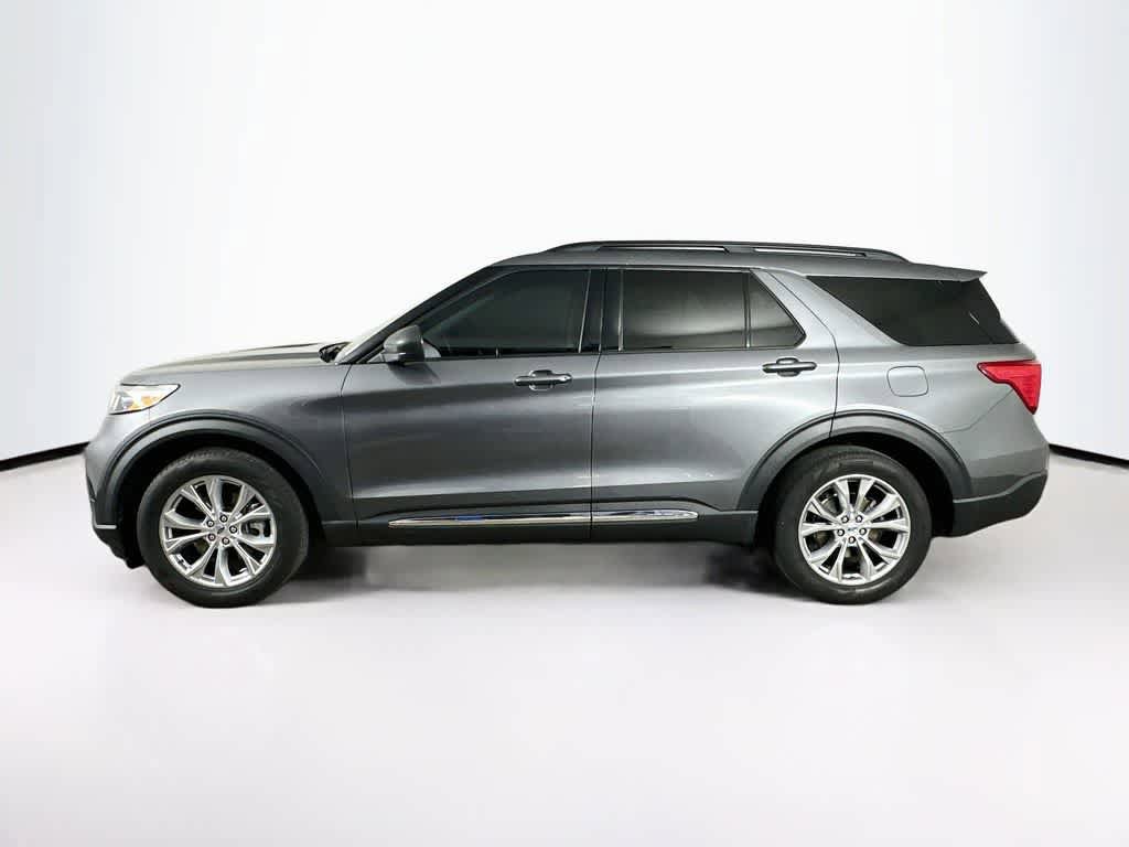 Certified 2023 Ford Explorer XLT w/ Equipment Group 202A RWD image 3