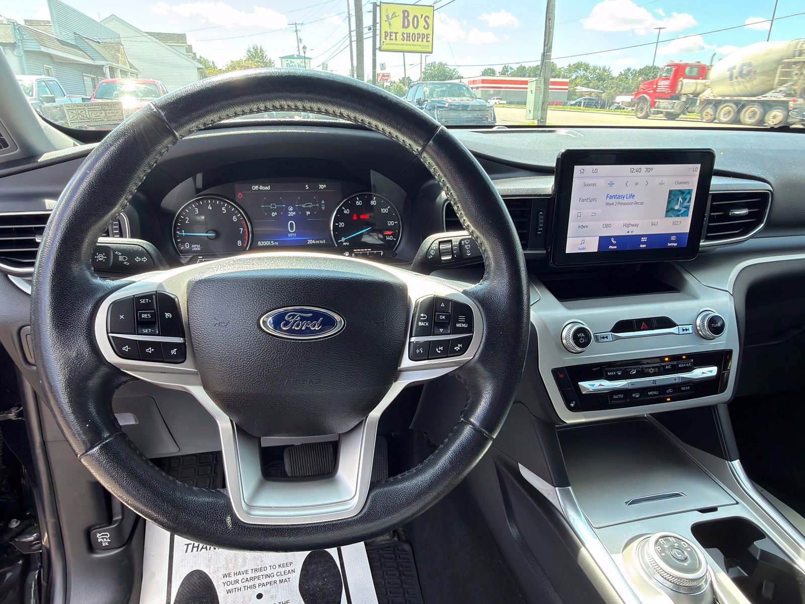 Certified 2022 Ford Explorer XLT w/ Equipment Group 202A AWD/4WD image 24