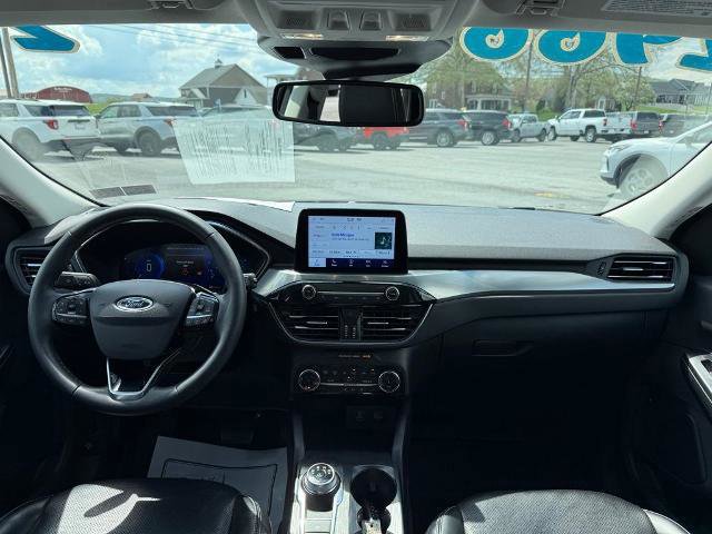 Certified 2022 Ford Escape Titanium w/ Class II Trailer Tow Package image 14