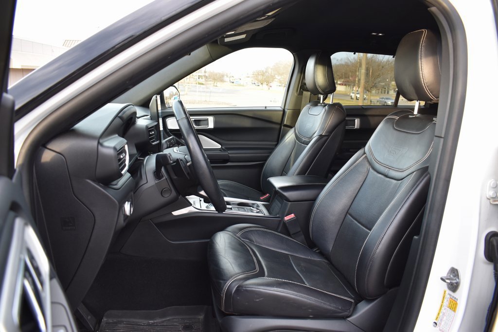 Certified 2020 Ford Explorer ST w/ ST Street Pack image 7