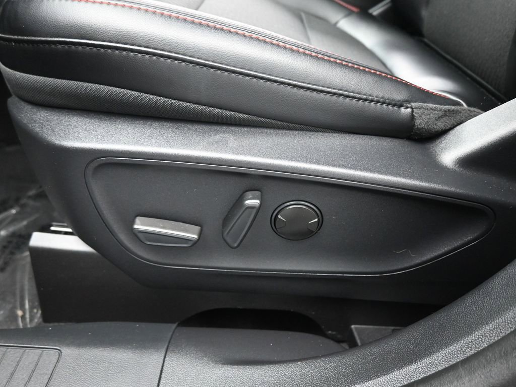 Certified 2025 Ford Escape ST-Line image 11