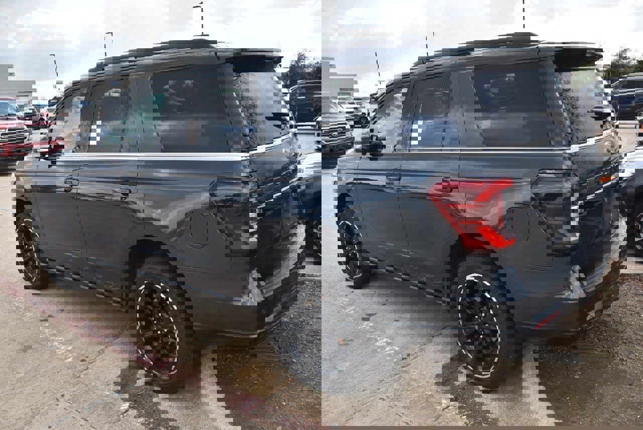 Certified 2023 Ford Expedition Limited image 4