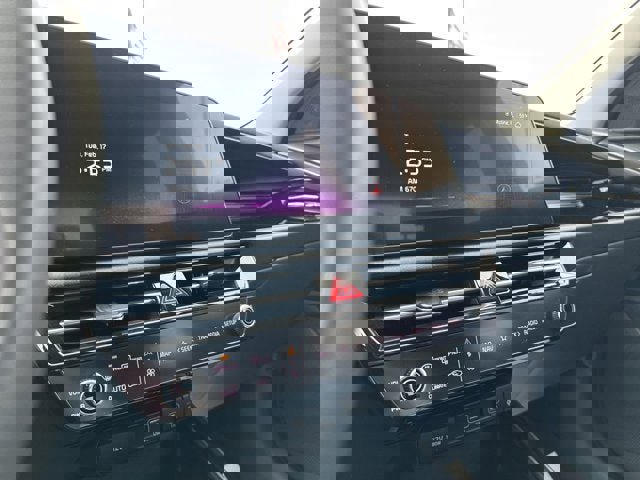 Used 2024 Kia Niro EX image 16