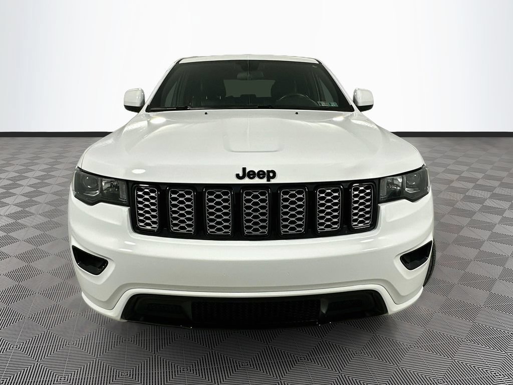 Used 2021 Jeep Grand Cherokee Laredo X AWD/4WD image 3