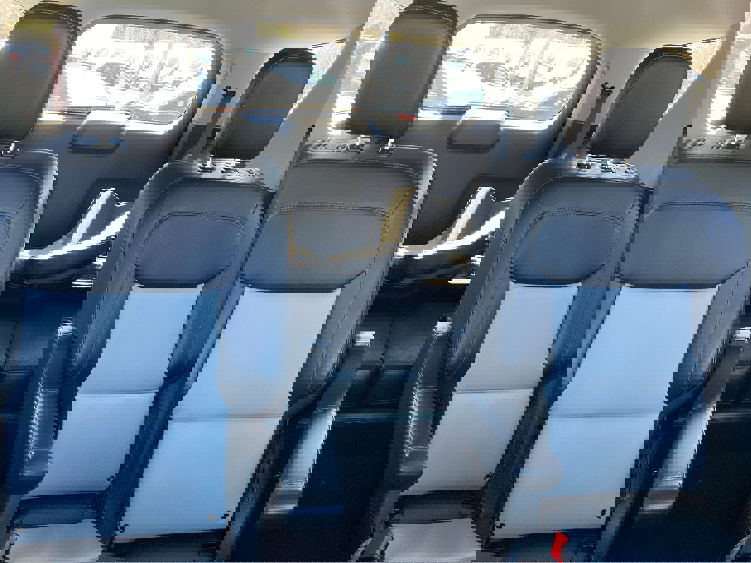 Certified 2022 Ford Explorer XLT w/ Equipment Group 202A image 12