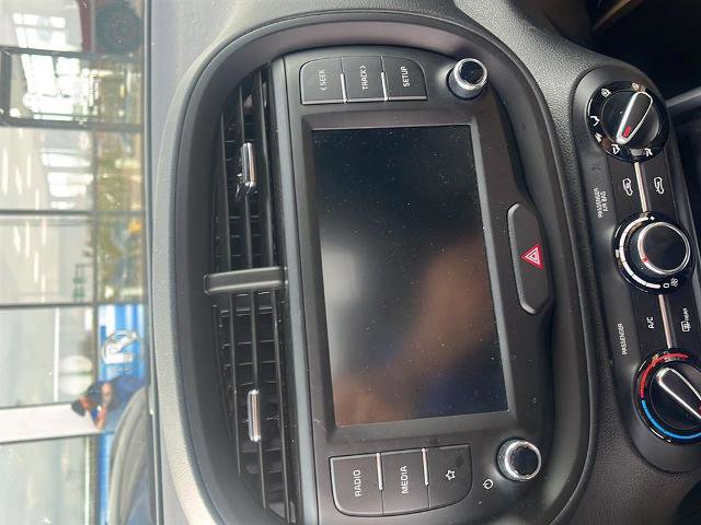 Used 2025 Kia Soul LX w/ LX Technology Package FWD image 7