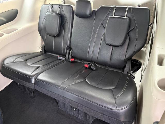 Used 2022 Chrysler Pacifica Touring-L FWD image 10