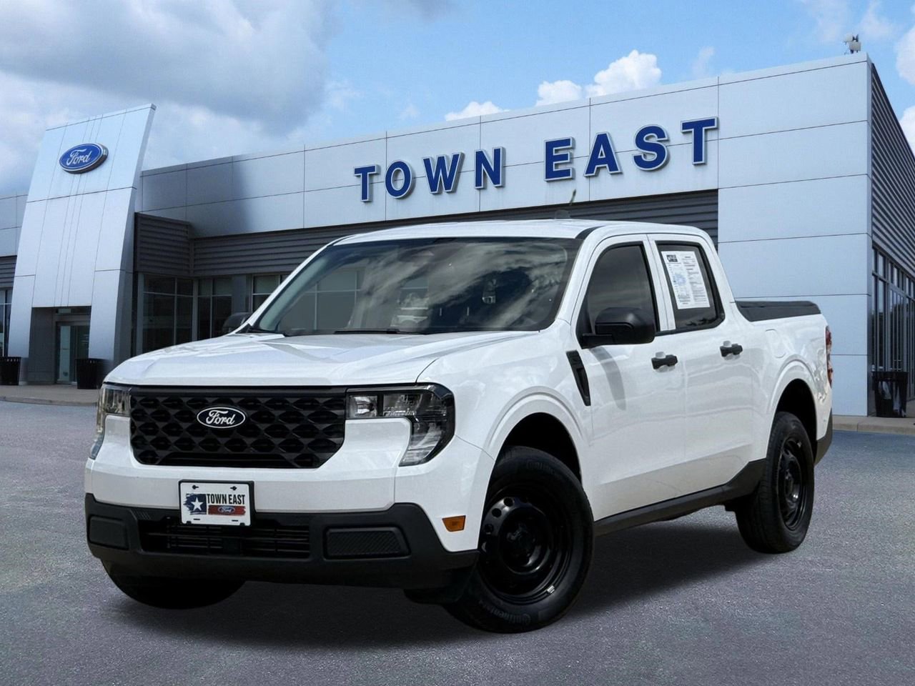 Certified 2025 Ford Maverick XL w/ Equipment Group 102A AWD/4WD image 1