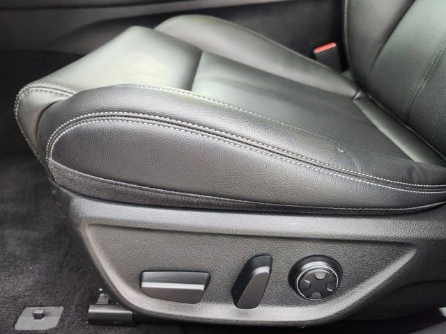 Used 2025 Genesis G70 2.5T image 23