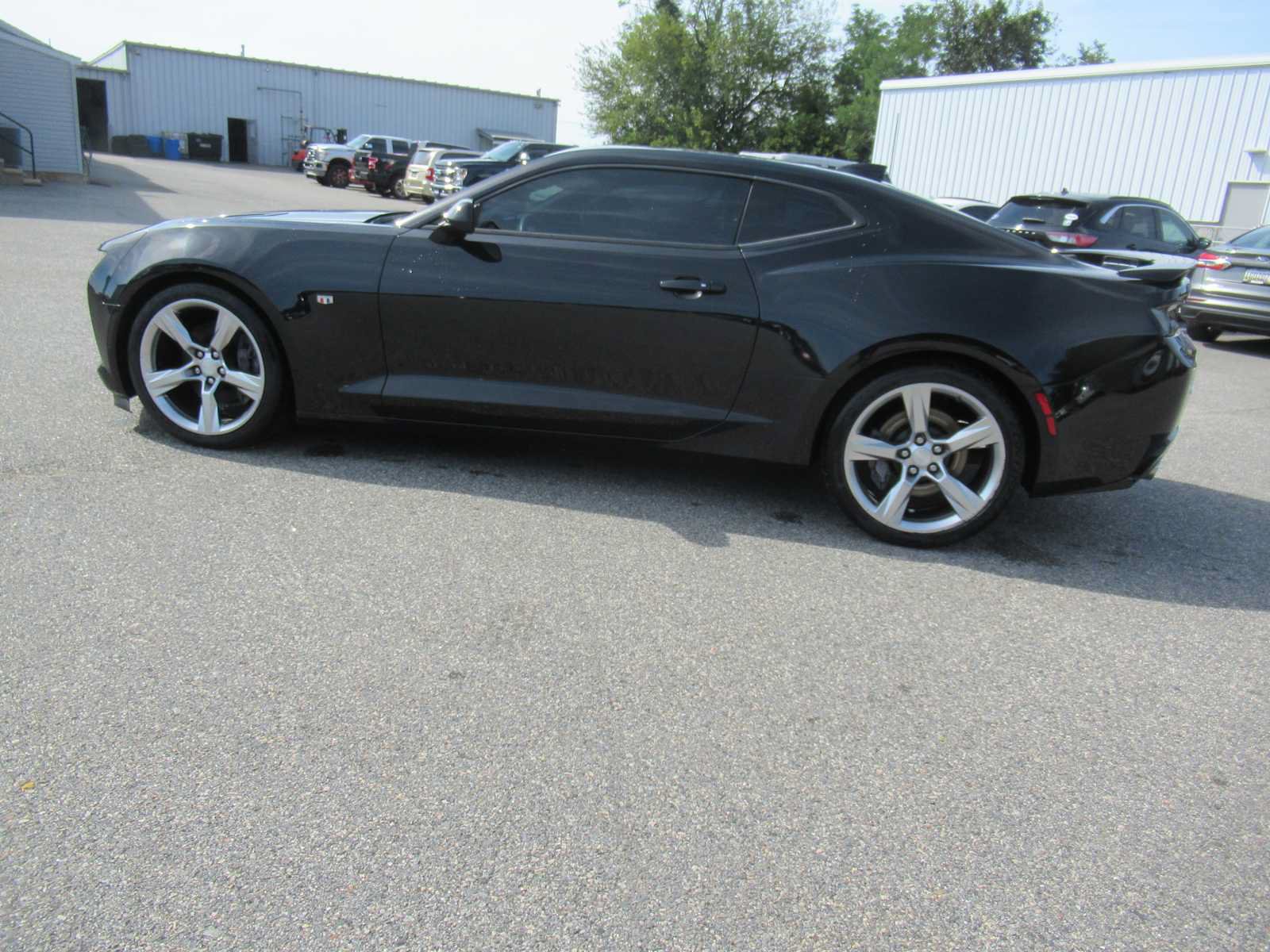 Used 2018 Chevrolet Camaro SS RWD image 8