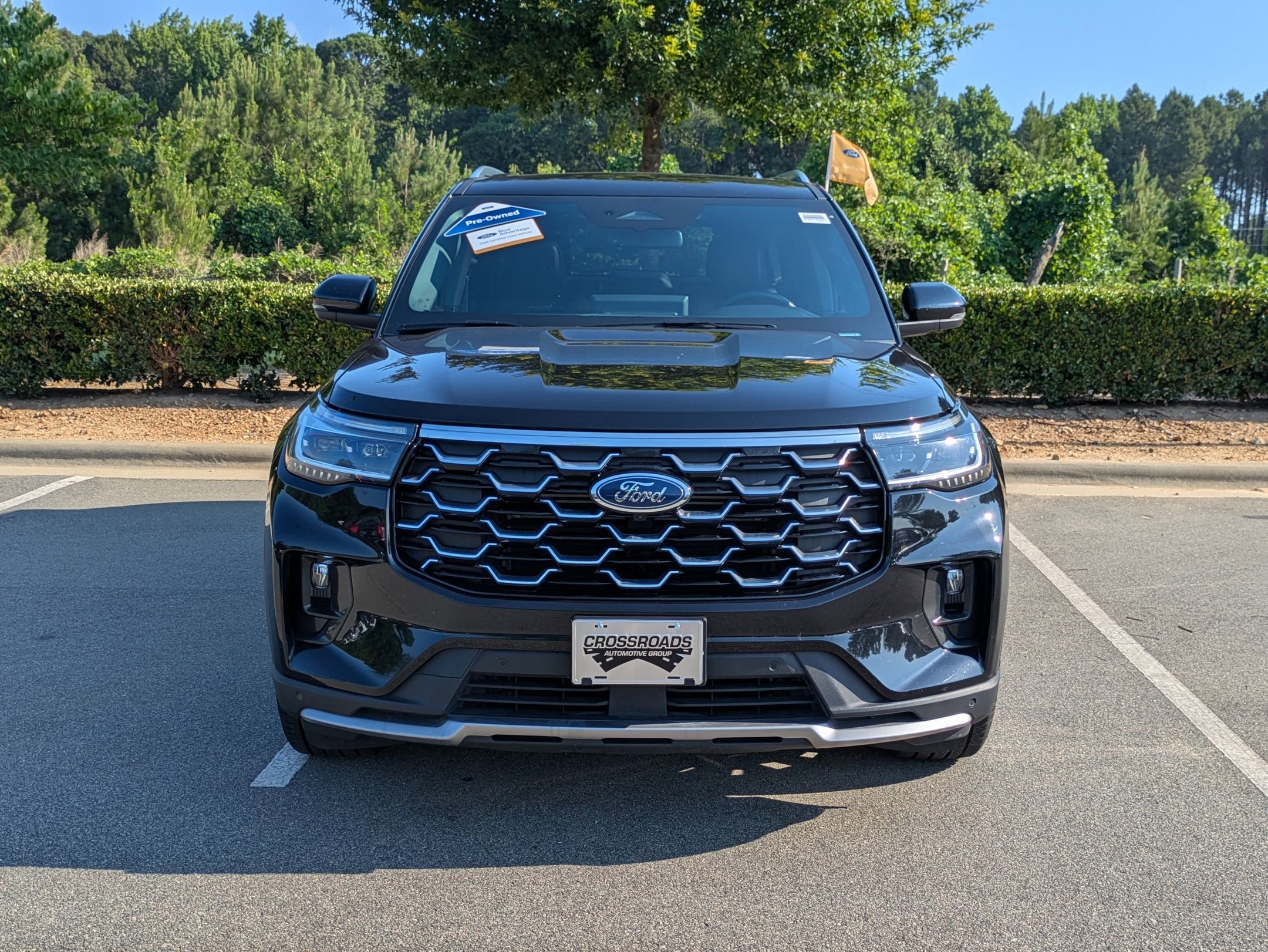 Certified 2025 Ford Explorer Platinum w/ LUX Leather Package AWD/4WD image 9
