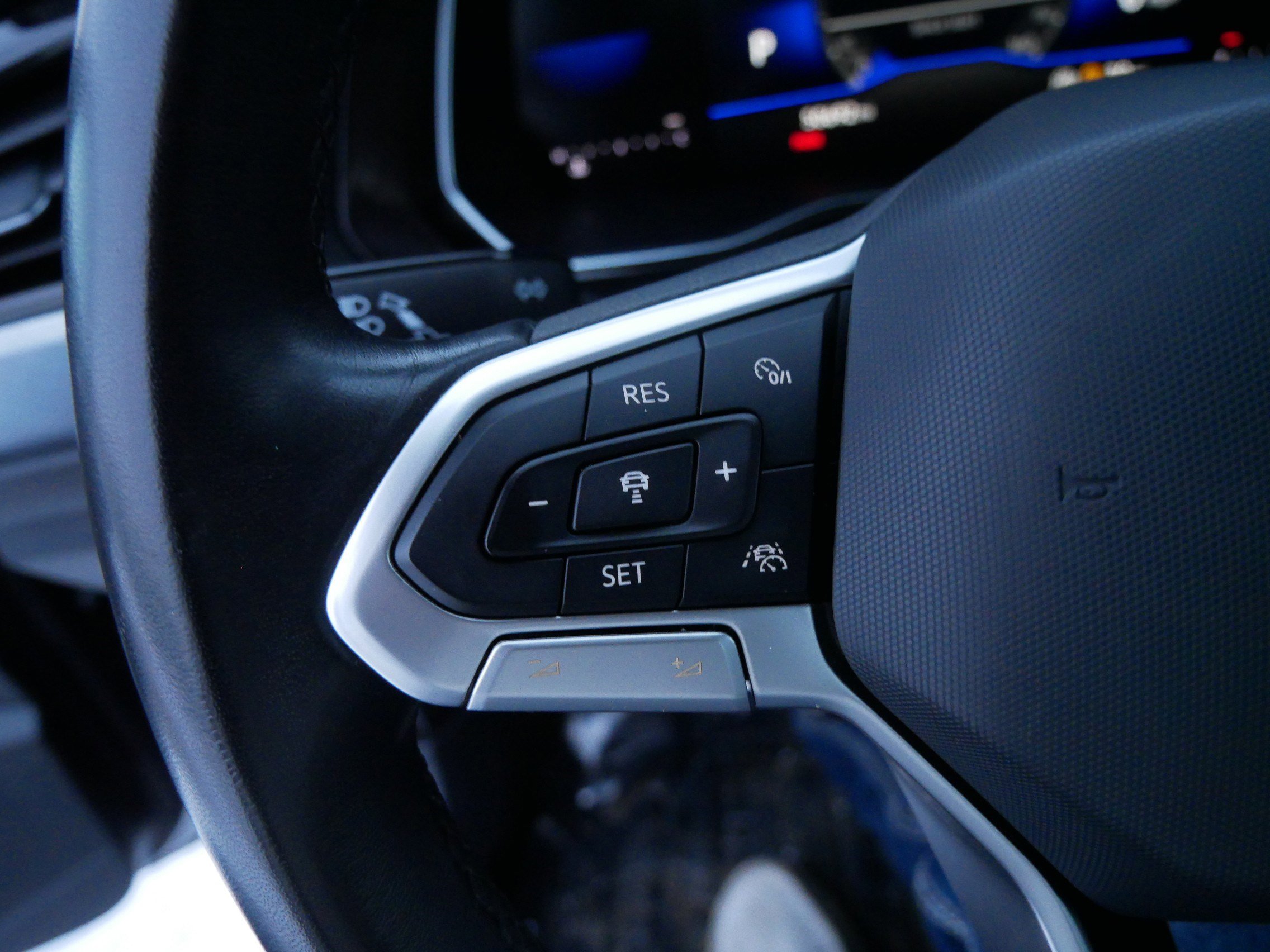 Used 2024 Volkswagen Jetta SE image 29