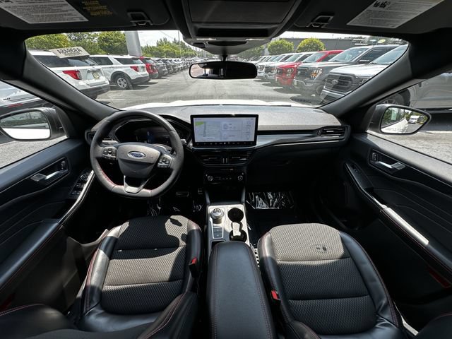 Certified 2023 Ford Escape ST-Line w/ Tech Pack #1 AWD/4WD image 16