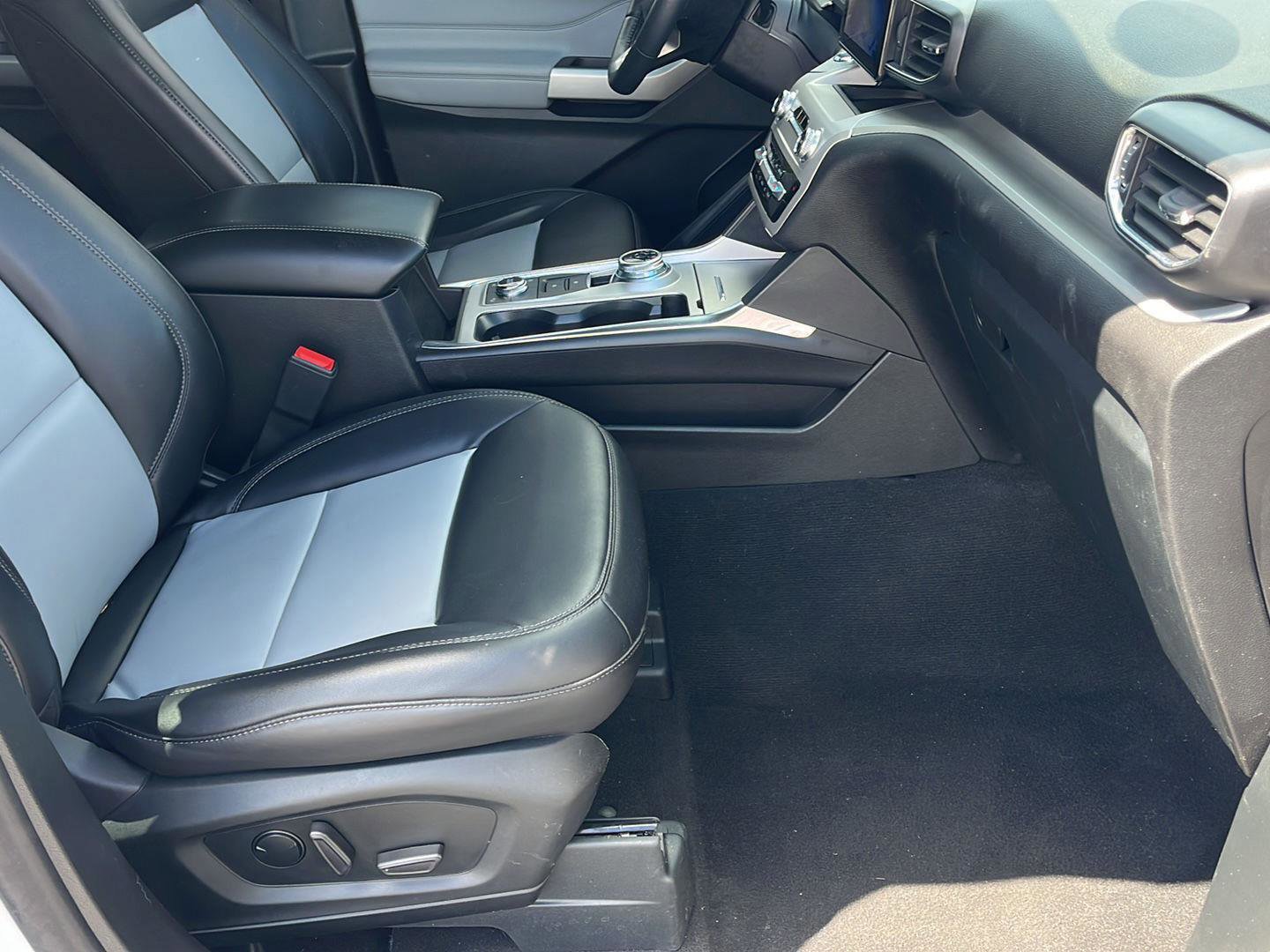 Certified 2023 Ford Explorer XLT w/ Equipment Group 202A image 15