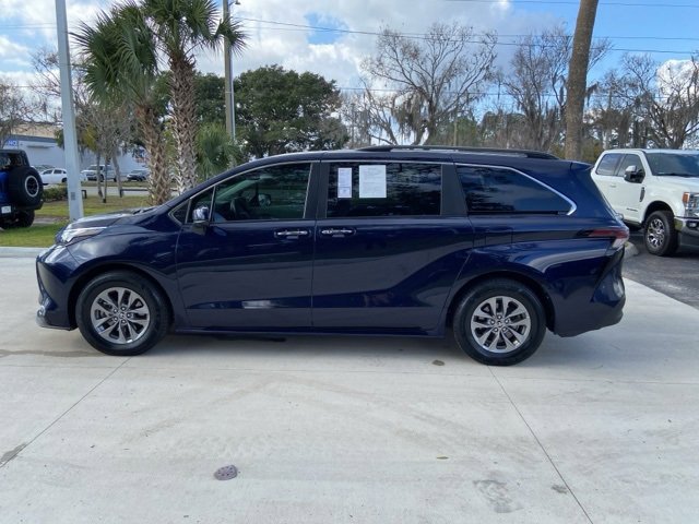 Used 2024 Toyota Sienna XLE image 7