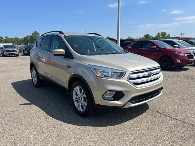 Certified 2018 Ford Escape SE w/ SE Sync 3 Package AWD/4WD image 3