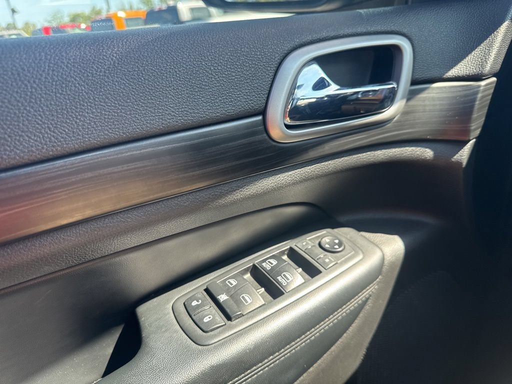 Used 2019 Jeep Grand Cherokee Altitude AWD/4WD image 29