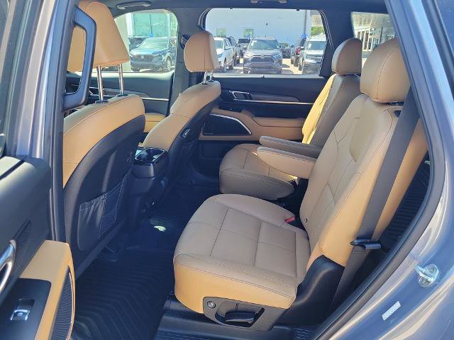 Used 2022 Kia Telluride SX w/ Towing Package FWD image 11
