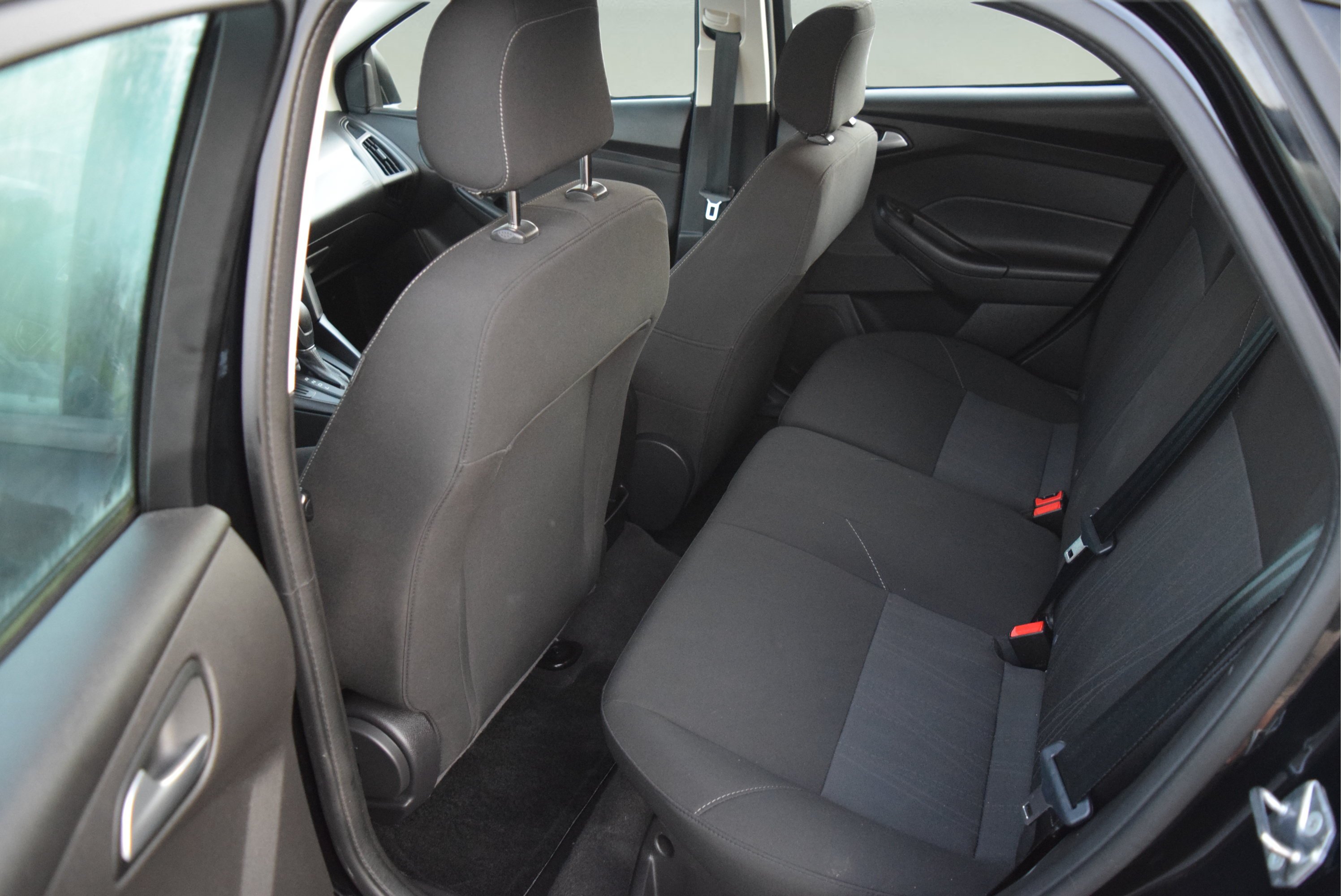 Certified 2018 Ford Focus SE FWD image 8