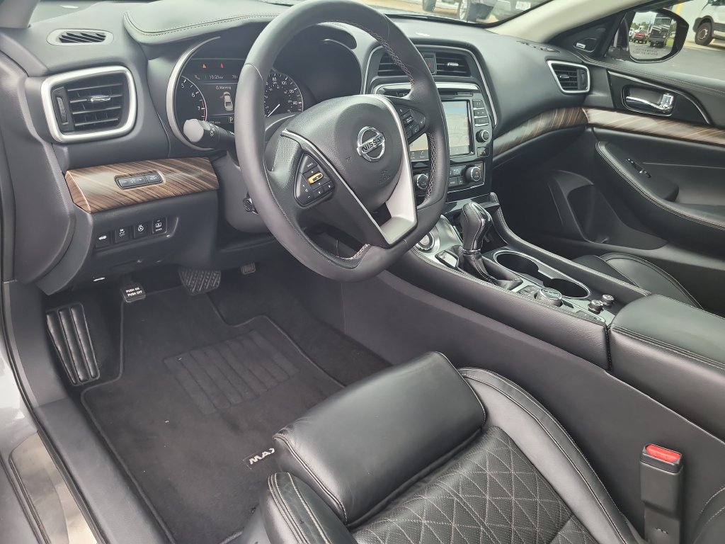 Used 2017 Nissan Maxima Platinum w/ Medallion Package FWD image 15