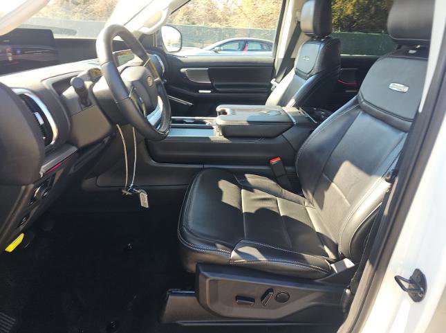 Certified 2025 Ford Expedition Platinum AWD/4WD image 5