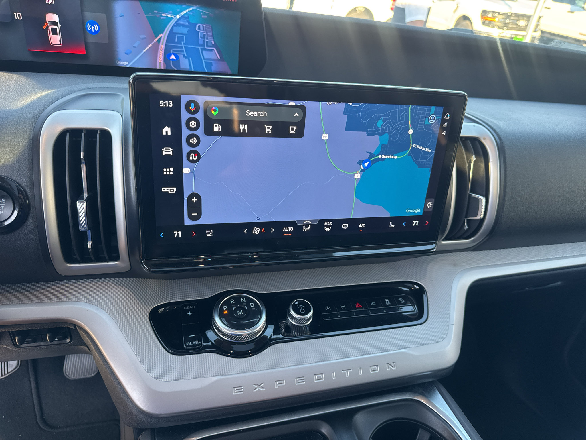 Certified 2025 Ford Expedition Active AWD/4WD image 18