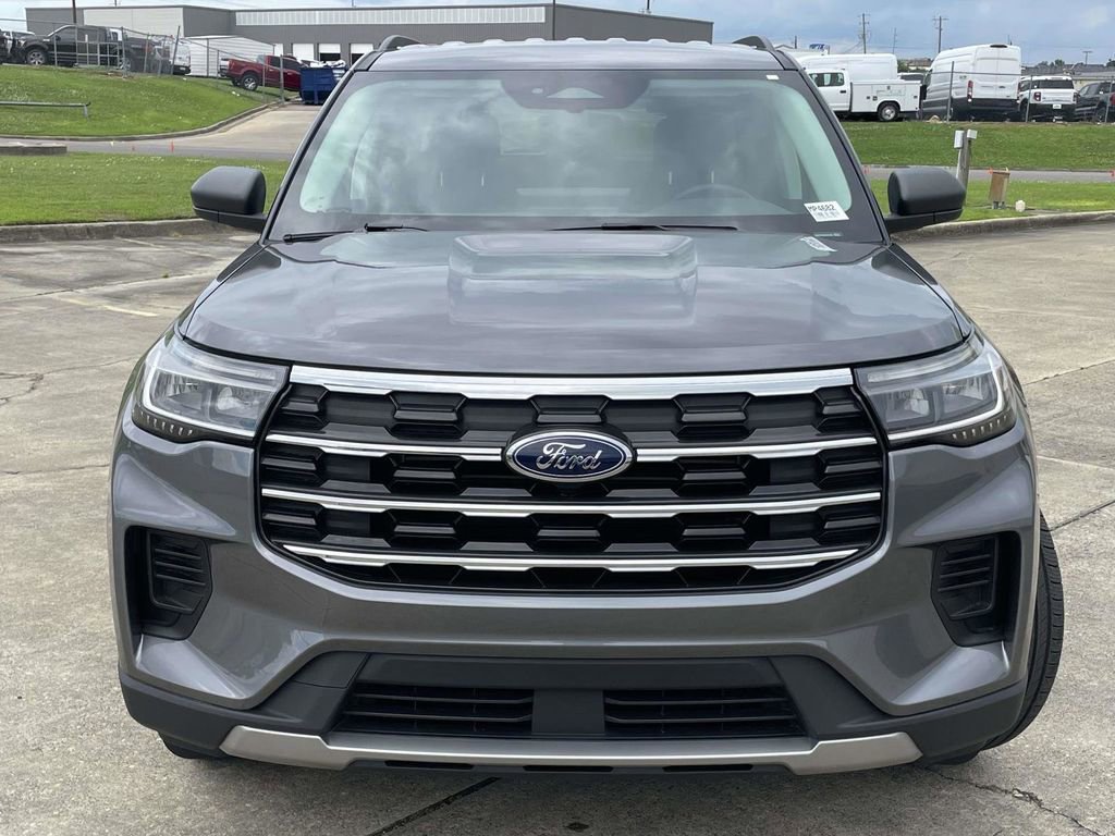 Certified 2025 Ford Explorer Active RWD image 8