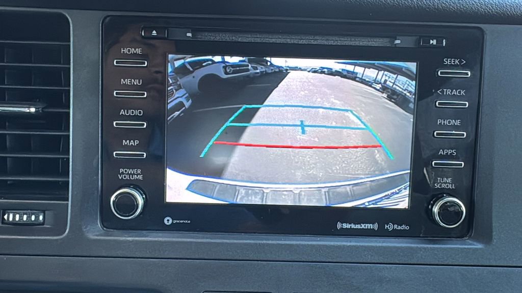 Used 2019 Toyota Sienna LE w/ Carpet Mat Package FWD image 16