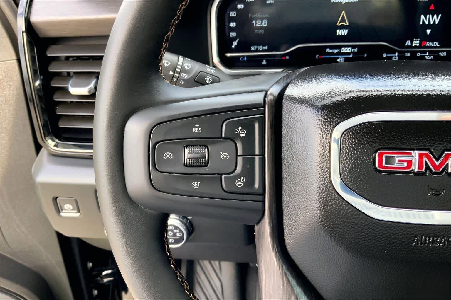 Used 2024 GMC Sierra 2500 AT4 w/ AT4 Premium Plus Package AWD/4WD image 21