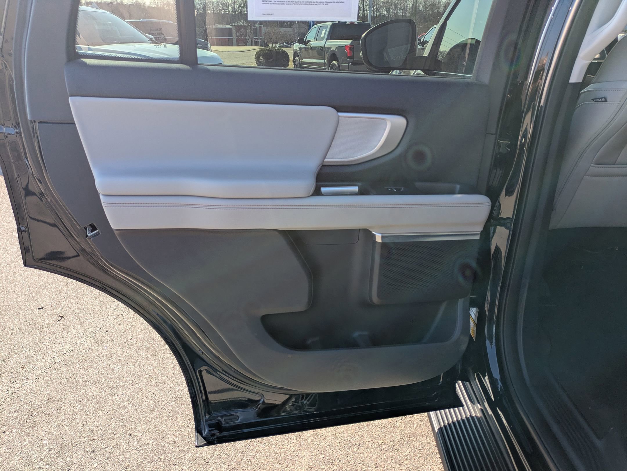 Certified 2025 Ford Expedition Active image 30