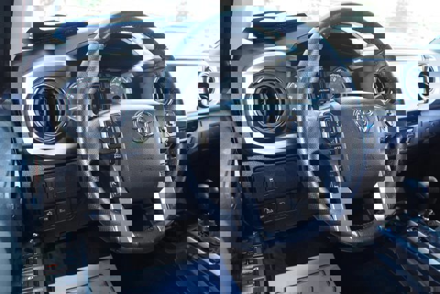 Used 2023 Toyota Tacoma SR5 AWD/4WD image 15