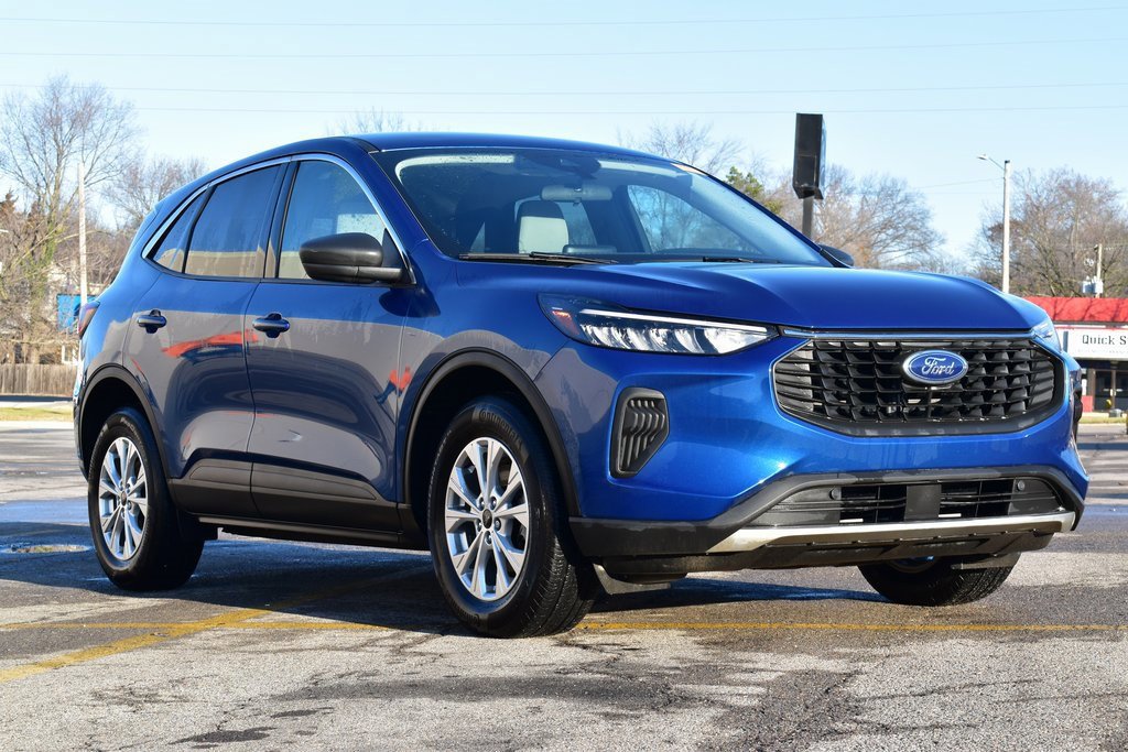Certified 2023 Ford Escape Active image 3