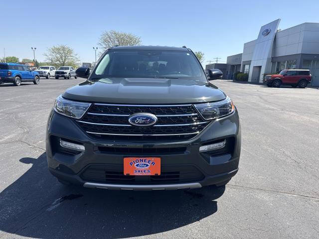 Certified 2023 Ford Explorer XLT w/ Equipment Group 202A AWD/4WD image 2