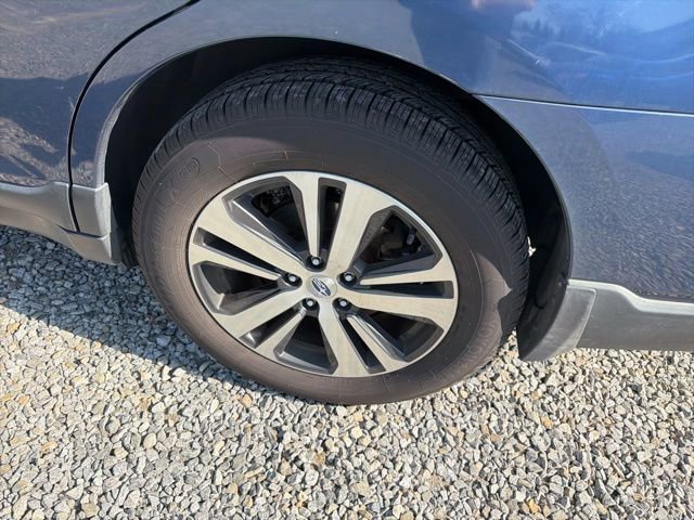 Used 2019 Subaru Outback 2.5i Limited w/ Popular Package #2 image 8
