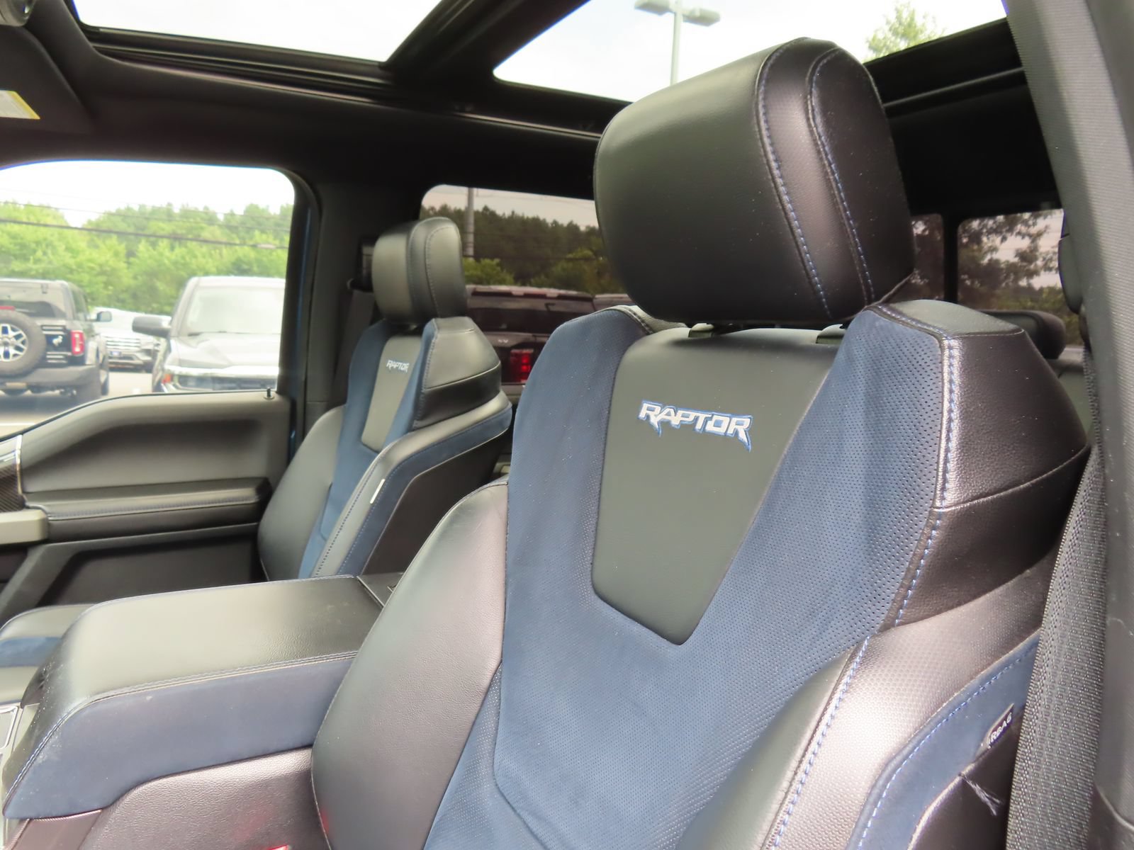 Certified 2019 Ford F150 Raptor w/ Equipment Group 802A Luxury AWD/4WD image 36