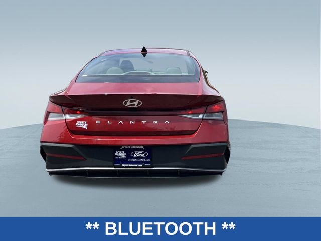 Used 2024 Hyundai Elantra SEL FWD image 4