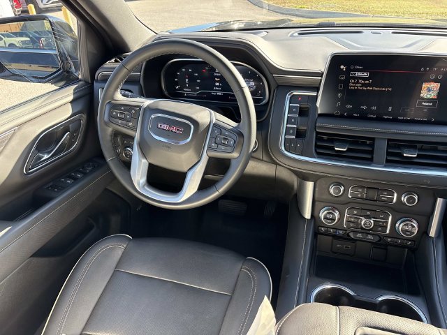 Used 2023 GMC Yukon XL SLT w/ SLT Luxury Package RWD image 14