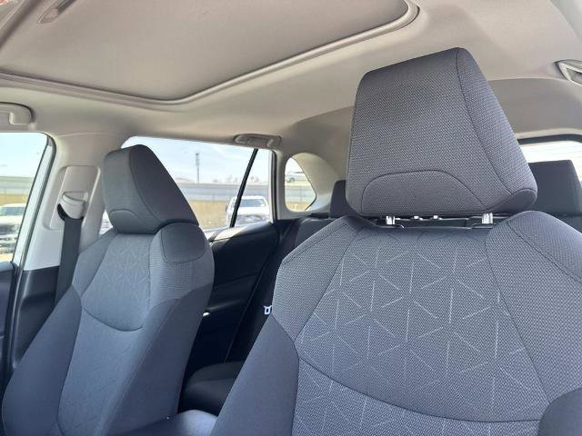 Used 2019 Toyota RAV4 XLE w/ Carpet Mat Package FWD image 22