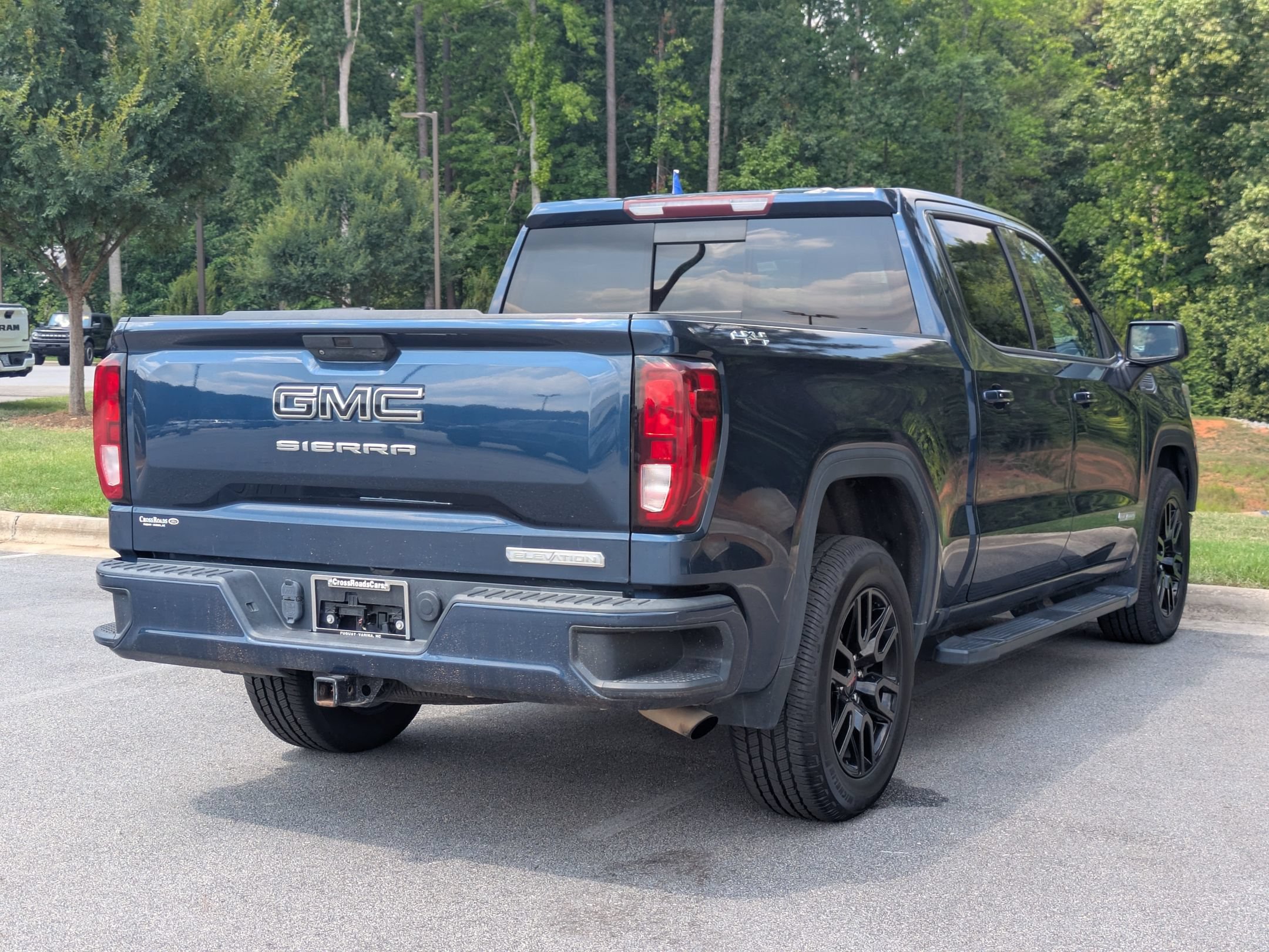 Used 2021 GMC Sierra 1500 Elevation w/ Preferred Package AWD/4WD image 3