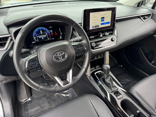 Used 2024 Toyota Corolla Cross XLE image 10