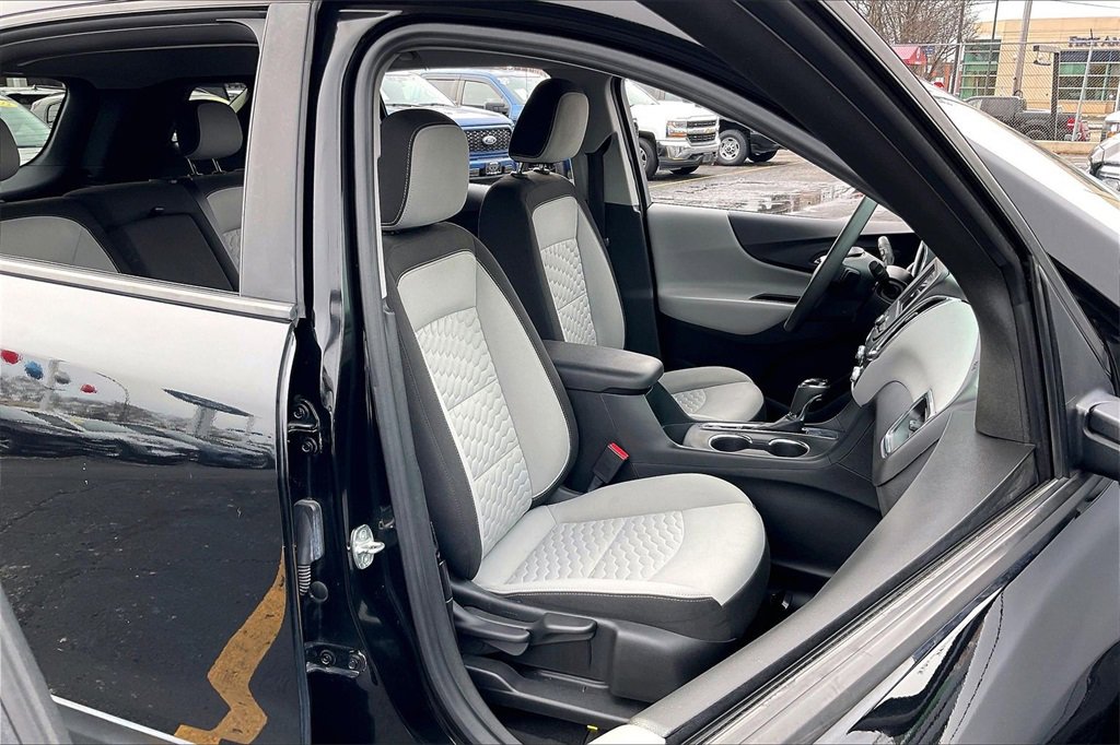 Used 2020 Chevrolet Equinox LS w/ LS Convenience Package image 6