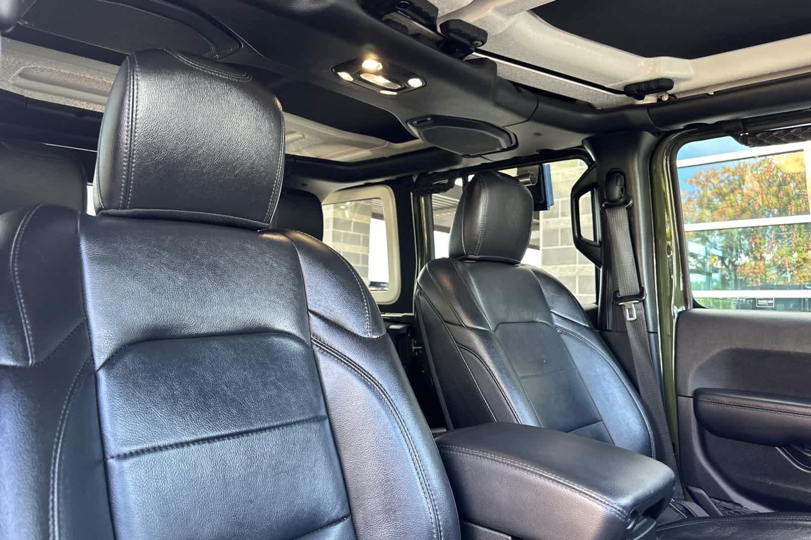 Used 2021 Jeep Wrangler Unlimited Sahara AWD/4WD image 17