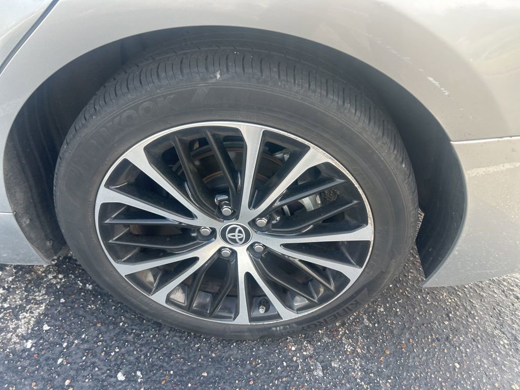 Used 2020 Toyota Camry SE image 8