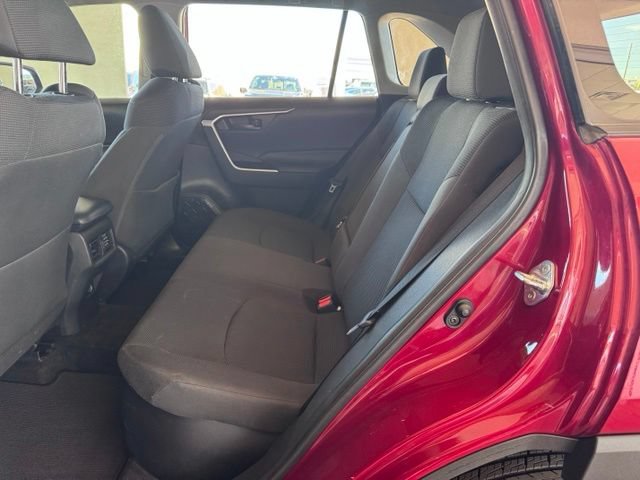 Used 2021 Toyota RAV4 LE w/ Carpet Mat Package (TMS) AWD/4WD image 11