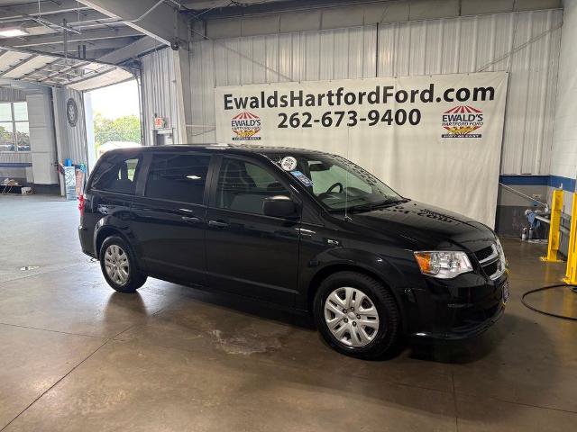 Used 2020 Dodge Grand Caravan SE FWD image 2
