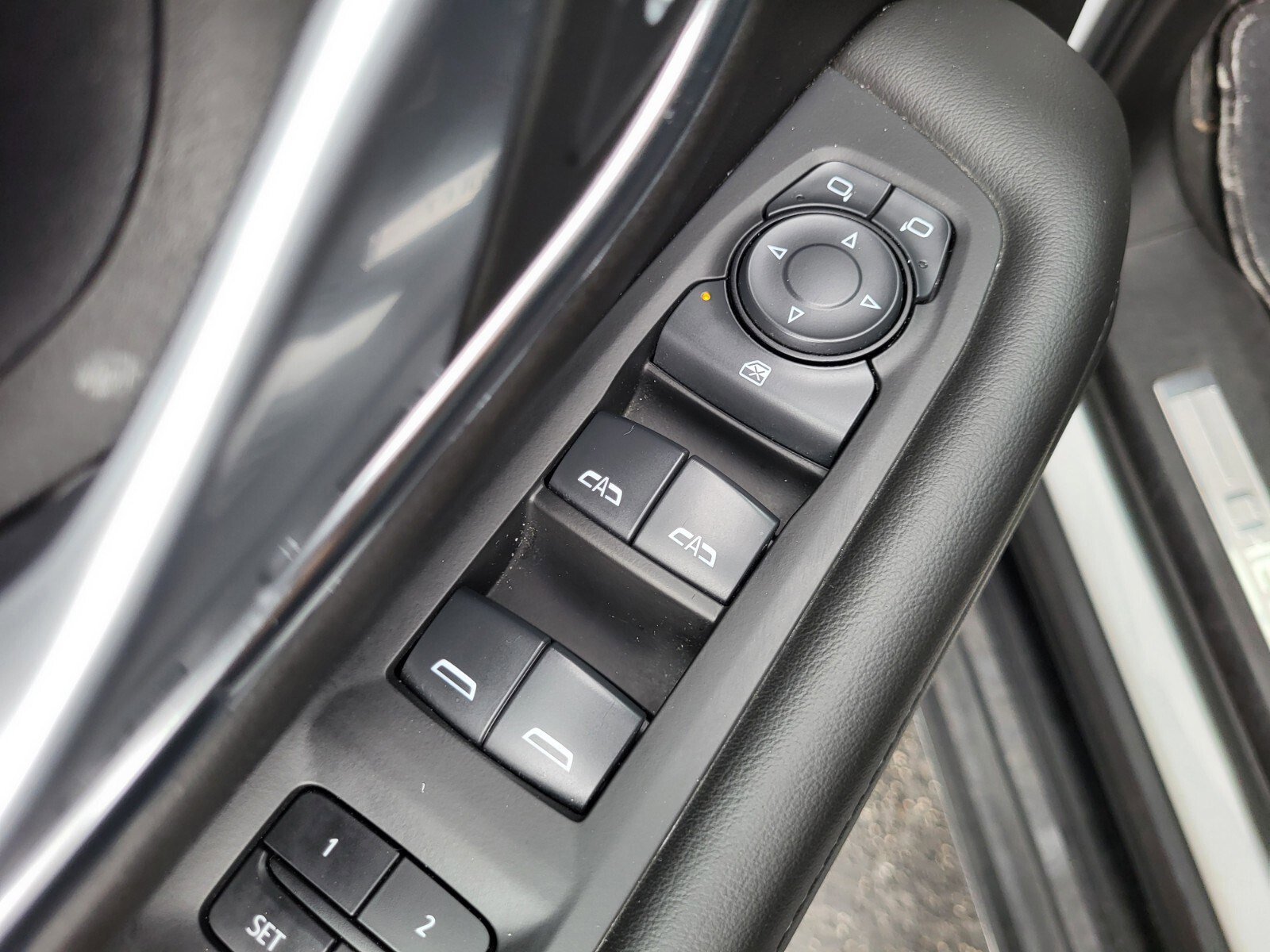 Used 2024 Chevrolet Suburban LT image 18