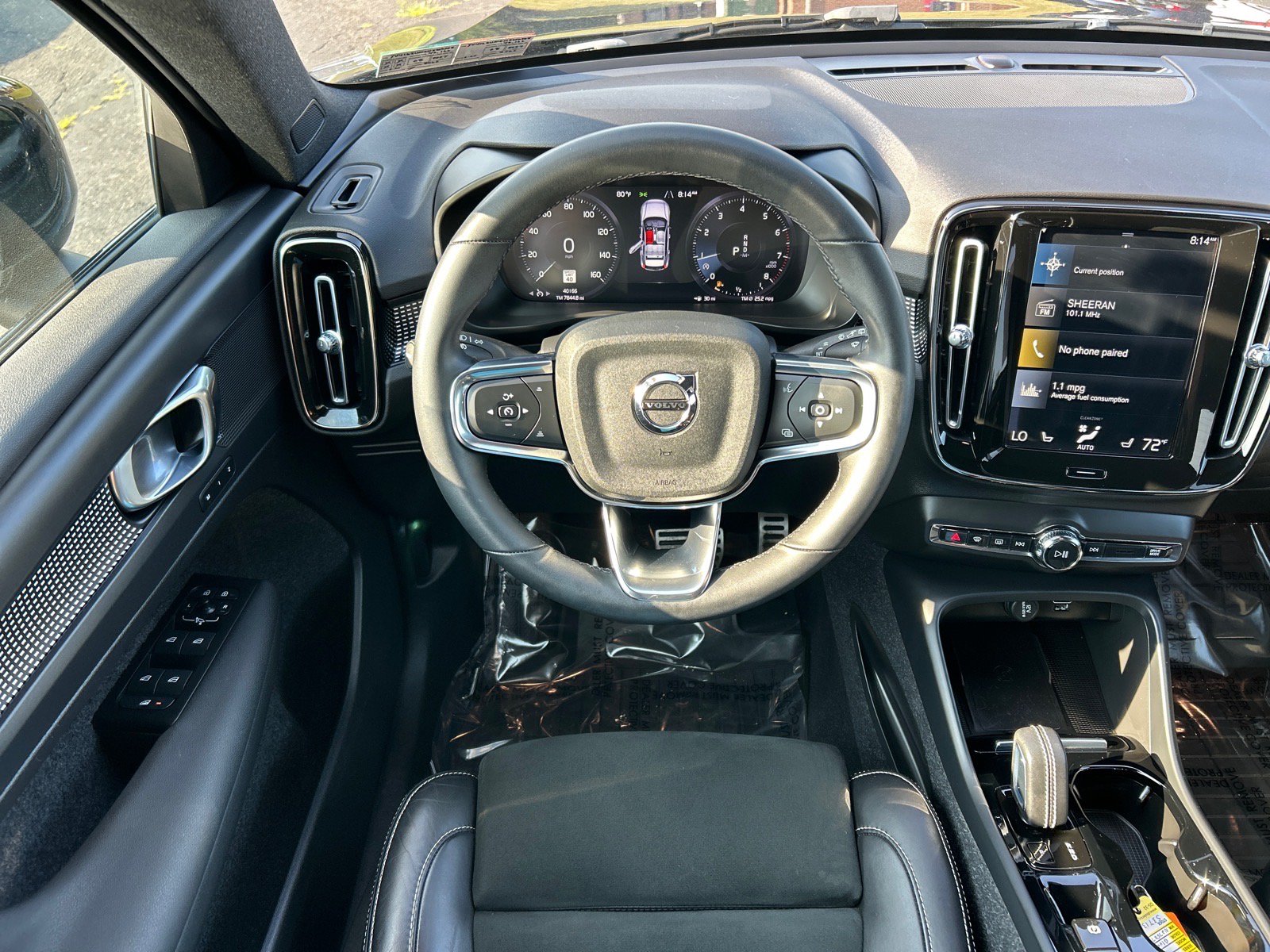 Used 2022 Volvo XC40 T5 R-Design w/ Climate Package AWD/4WD image 2
