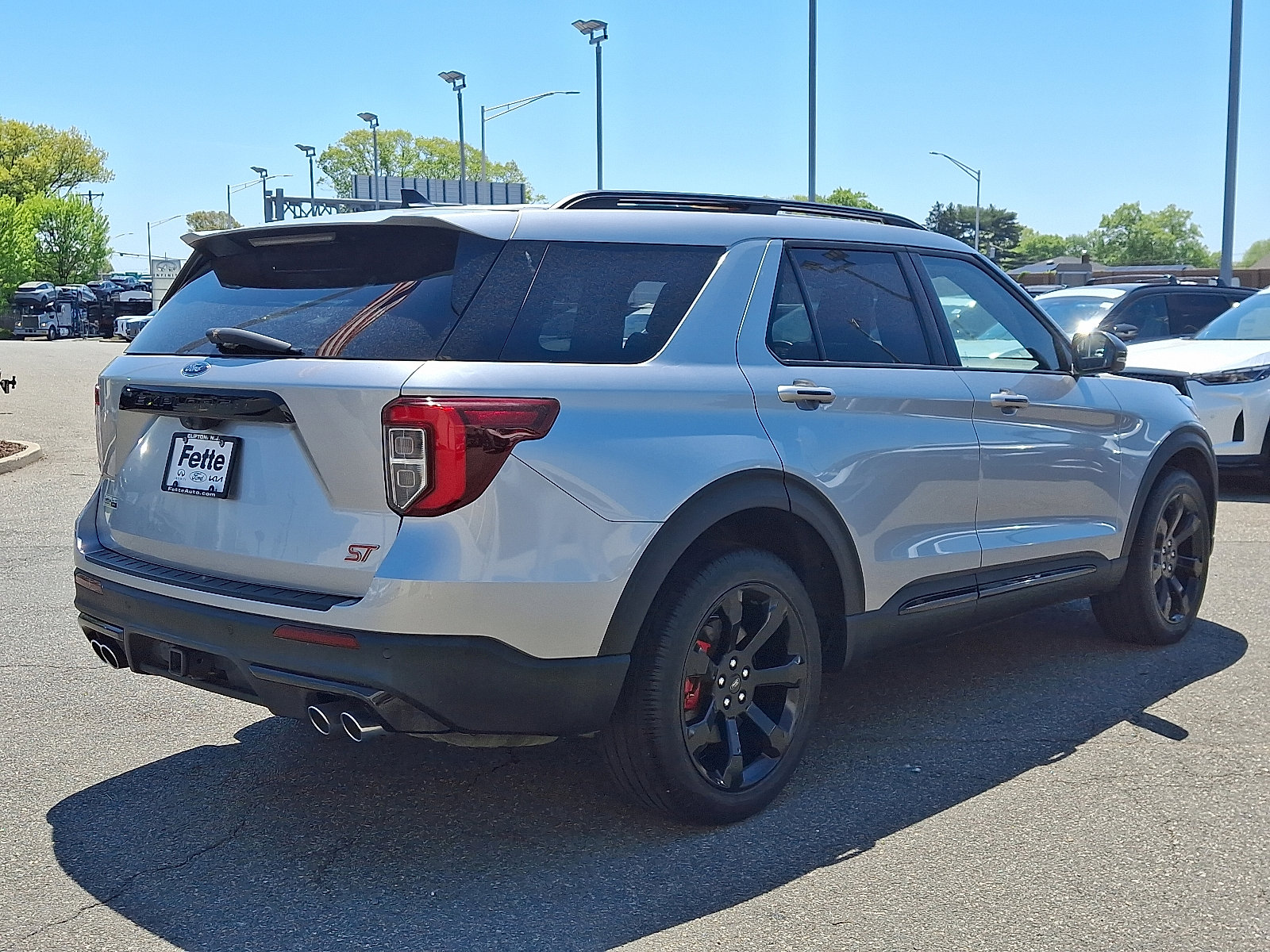Certified 2022 Ford Explorer ST w/ Equipment Group 401A AWD/4WD image 4