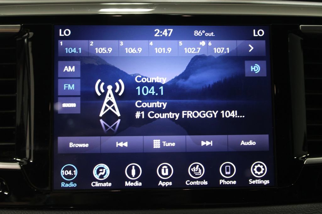 Used 2018 Chrysler Pacifica Touring-L w/ Premium Audio Group FWD image 47